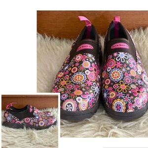 Muck Boot Co. Floral Slip-On Waterproof Outdoor Gardening Shoes